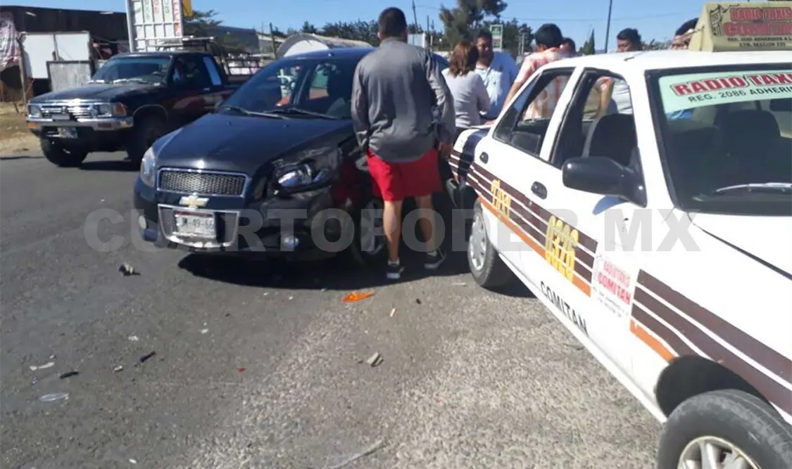Taxi y dos particulares implicados en carambola