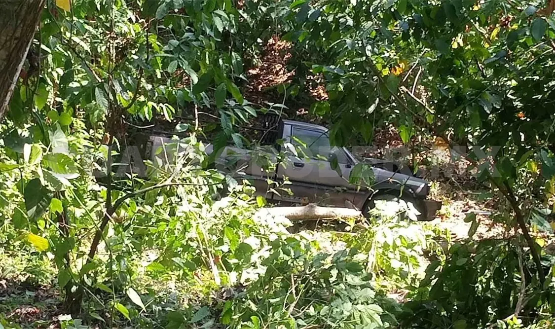 Camioneta cayó a un barranco de 35 metros