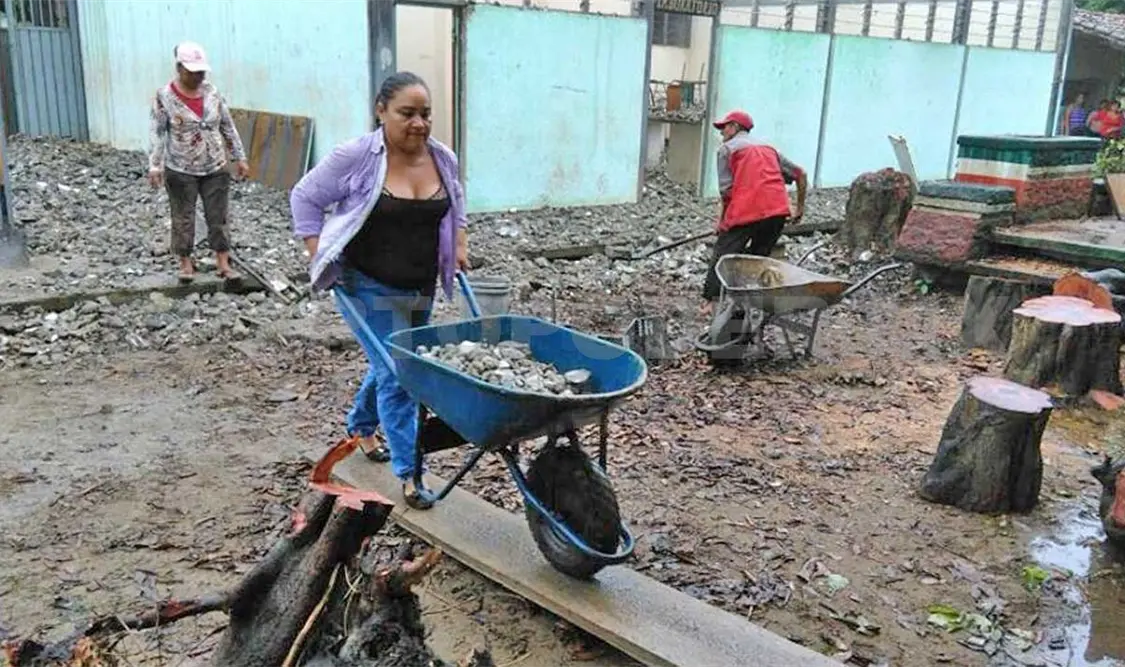 Solicitan más voluntarios para seguir ayudando a los damnificados. Cortesía