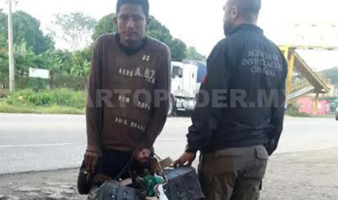 Luis Gustavo “N” de 18 años de edad mantenía las aves exóticas a la altura del poblado Nueva Esperanza del municipio de Palenque. CP