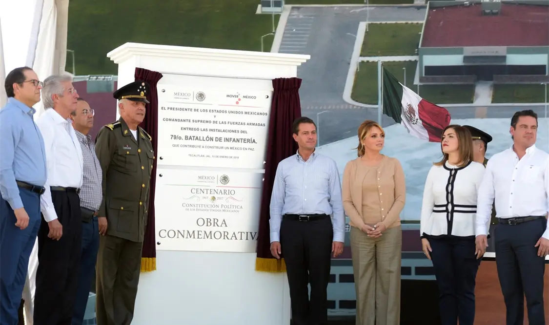 El mandatario develó la placa inaugural del 79 Batallón de Infantería y su Unidad Habitacional Militar, ubicadas en Tecalitlán, Jalisco. Presidencia