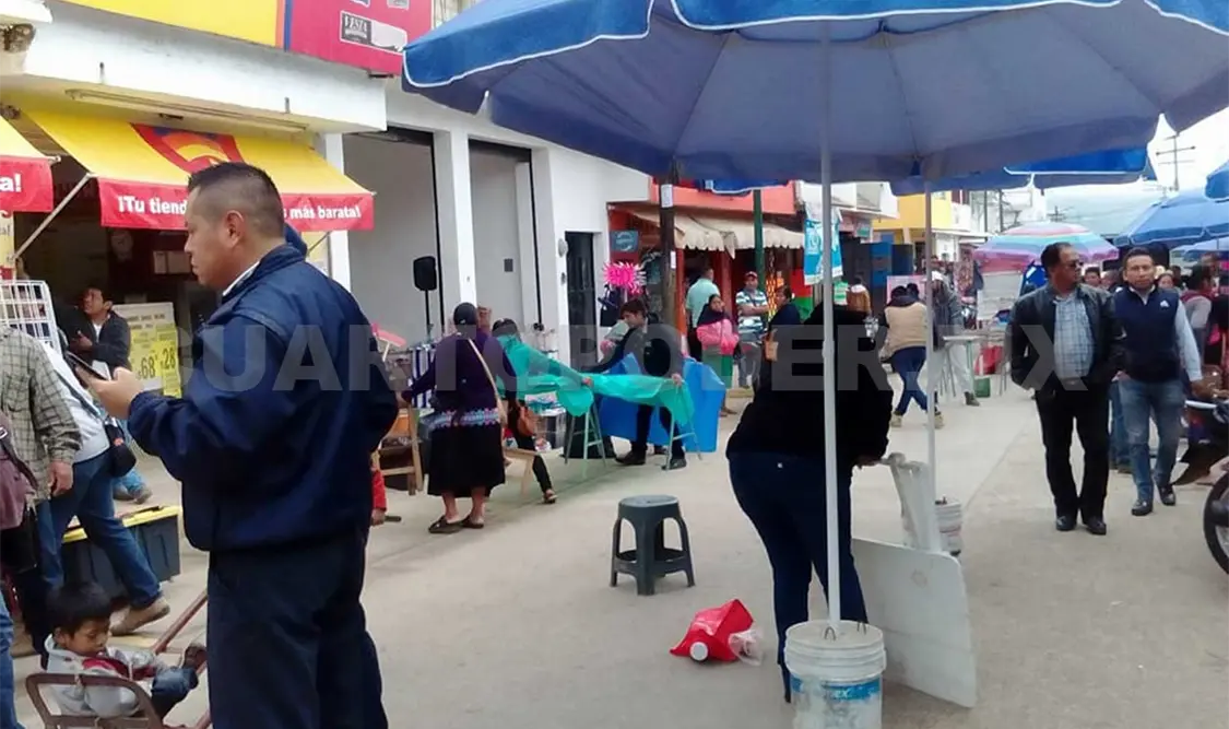 Retiro parcial de ambulantes de la zona del mercado