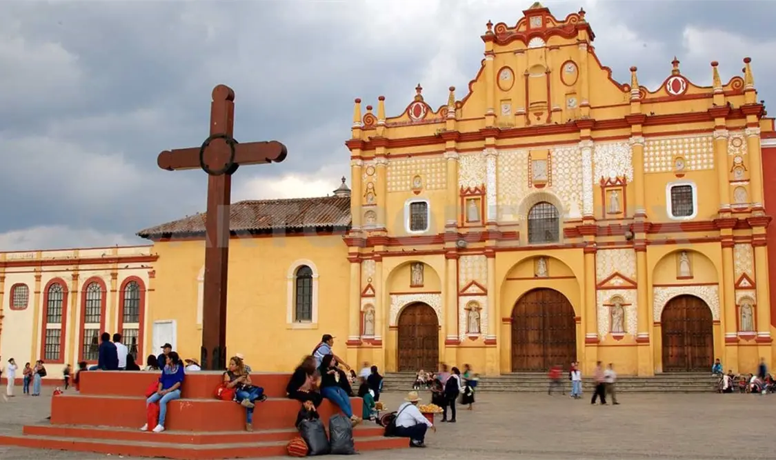 La iglesia principal de San Cristóbal de las Casas, que también sufrió daños, sigue cerrada. Cortesía