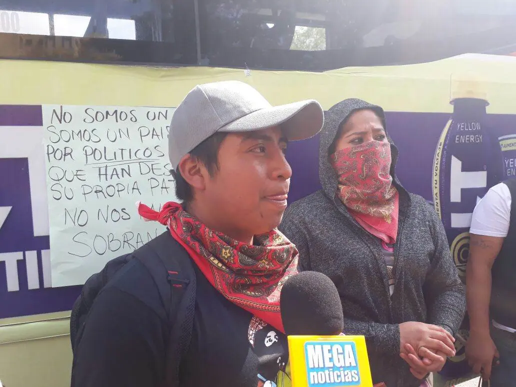 Ciudad se queda sin transporte sobre la avenida central por culpa de protestas de maestros