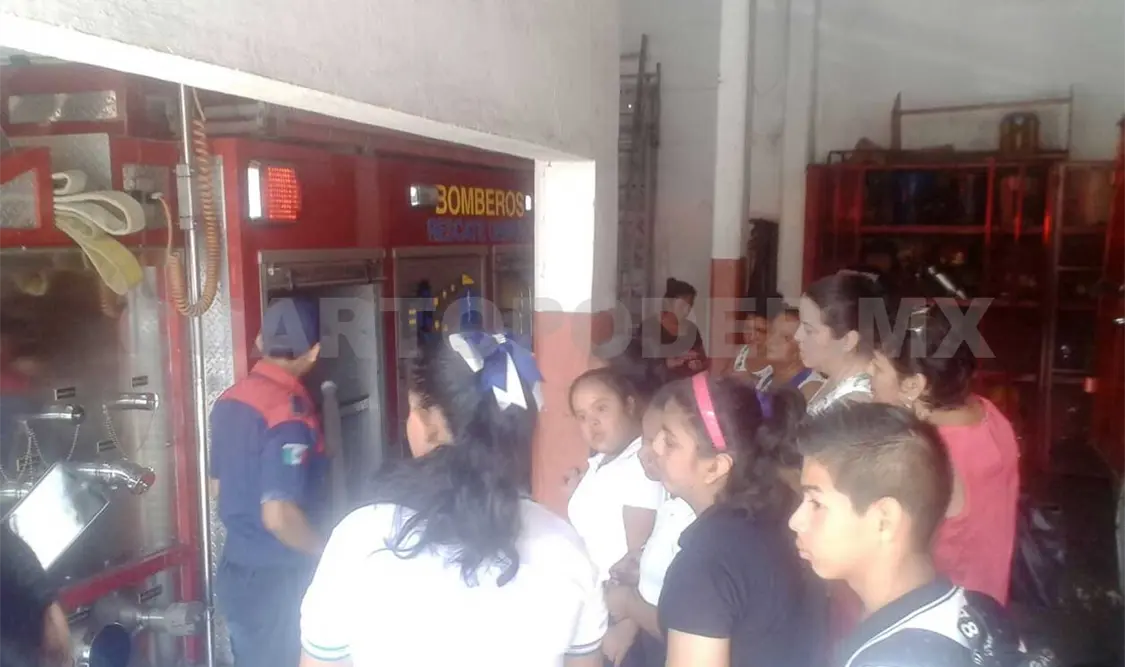 Niños fueron “bomberos por un día”