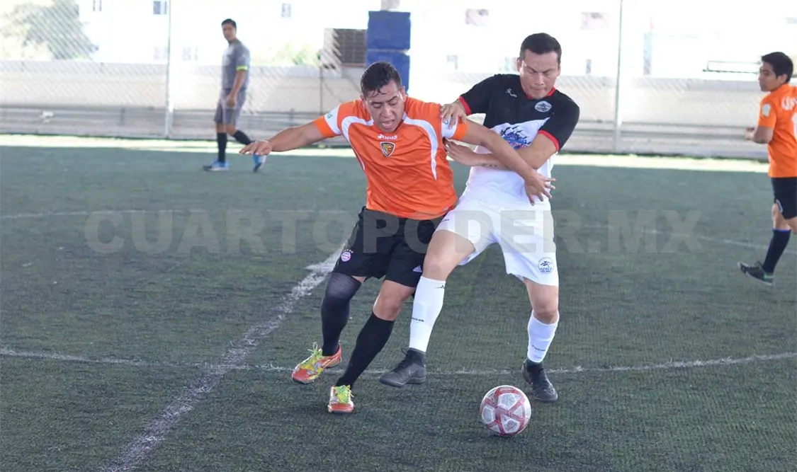 Lobos BUAP mantiene el liderato ante Jaguares