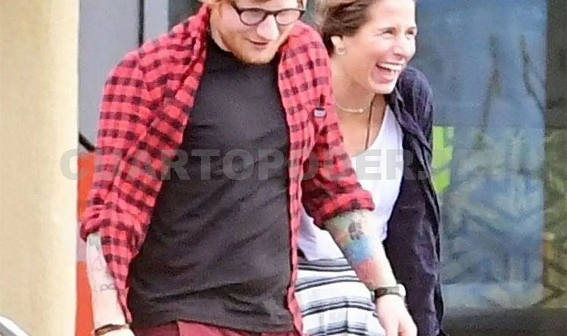 Ed Sheeran se compromete con amiga