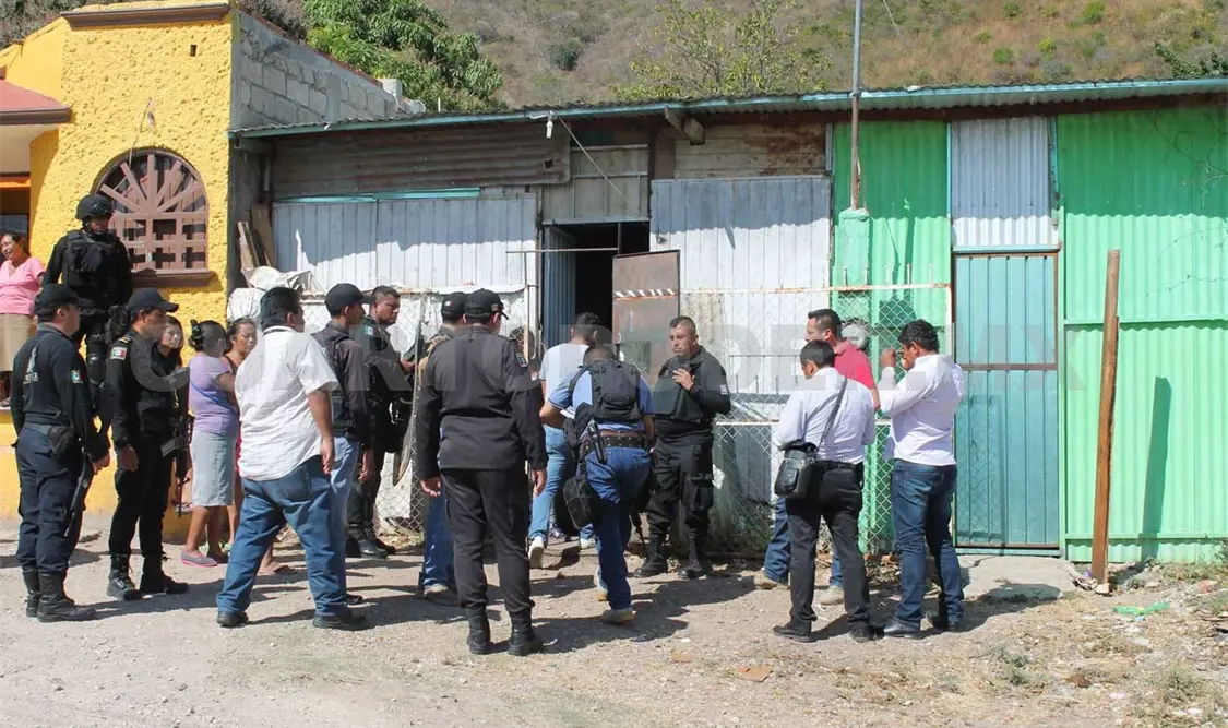 Joven recibe balazo en la cabeza con arma hechiza