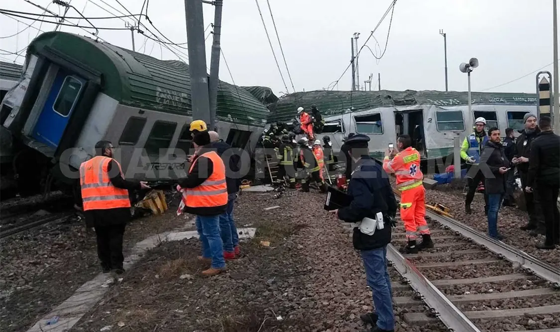 Descarrilamiento en Italia deja tres muertos