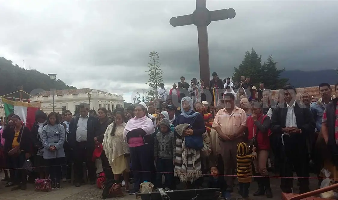 Realizan peregrinación en honor al obispo Ruiz García