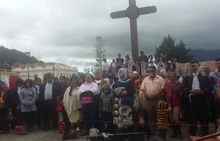 Realizan peregrinación en honor al obispo Ruiz García