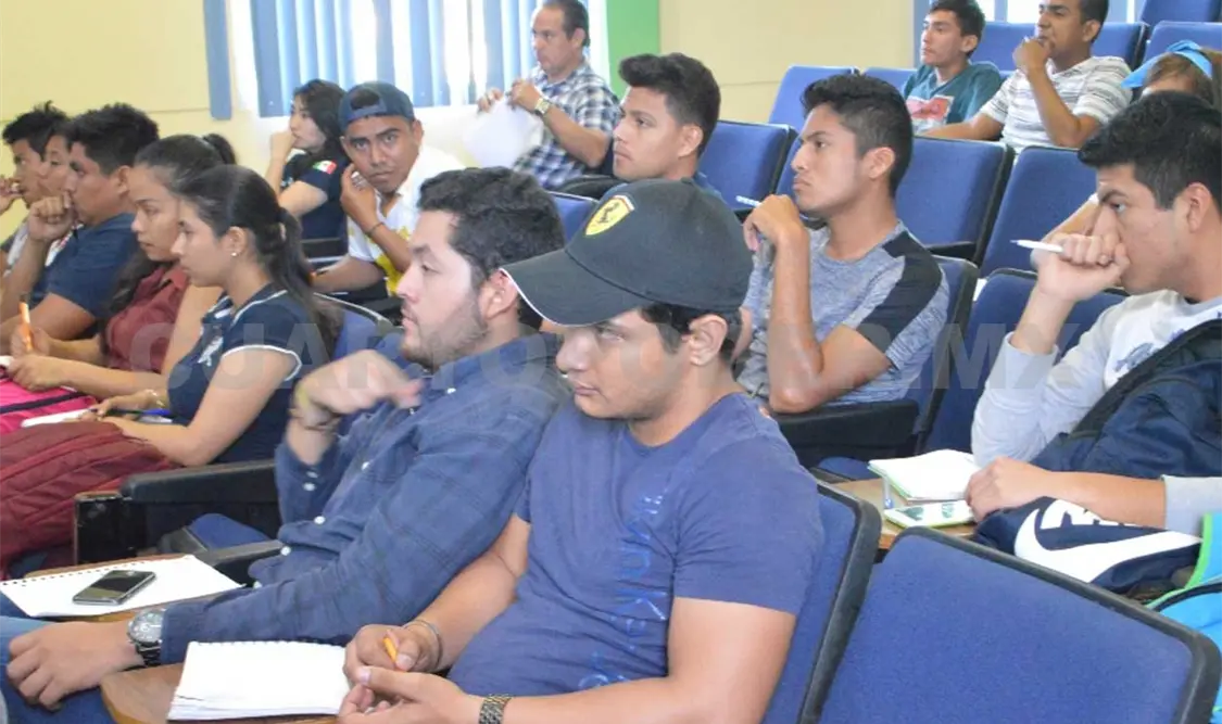 Mantienen intercambios académicos universitarios con otros países