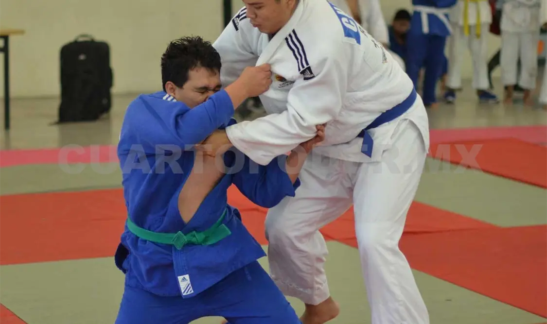 Entre los participantes estuvieron atletas de las categorías infantil, sub-15, juvenil y primera fuerza. Antonio Zúñiga/CP