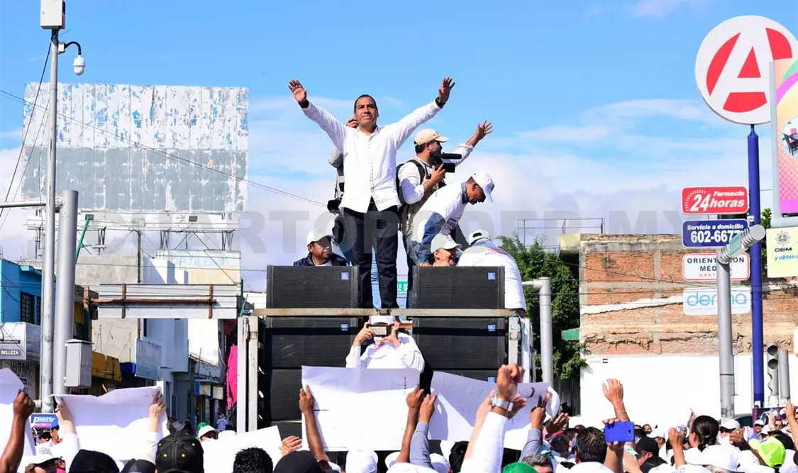Marchan simpatizantes del Movimiento por la Dignidad