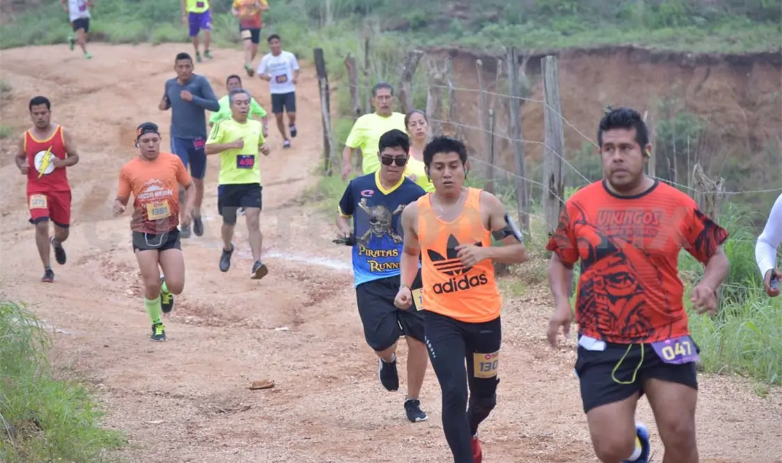Corren 10 km en SCLC por los más vulnerables