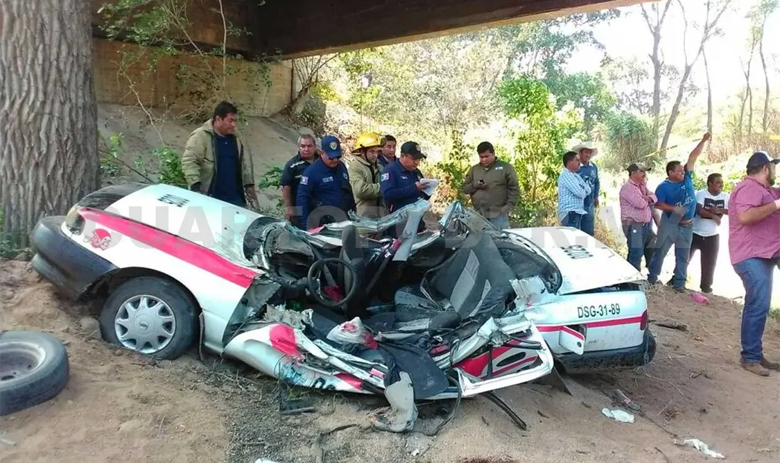Mueren tres en accidente carretero