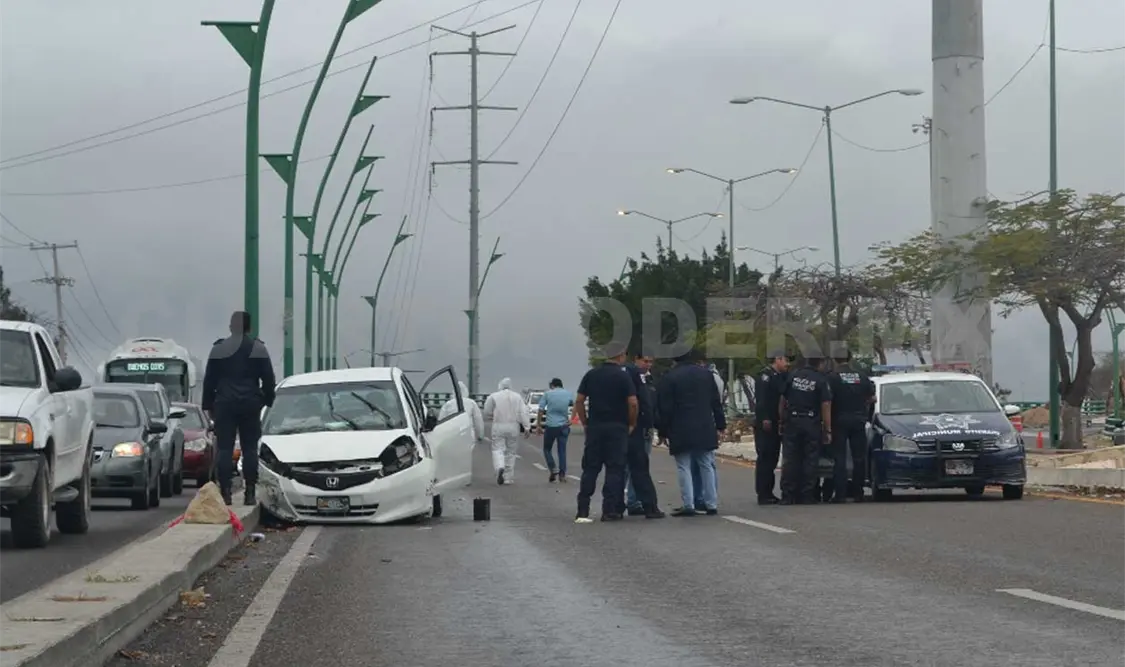 Muere menor en accidente, la mamá fue hospitalizada