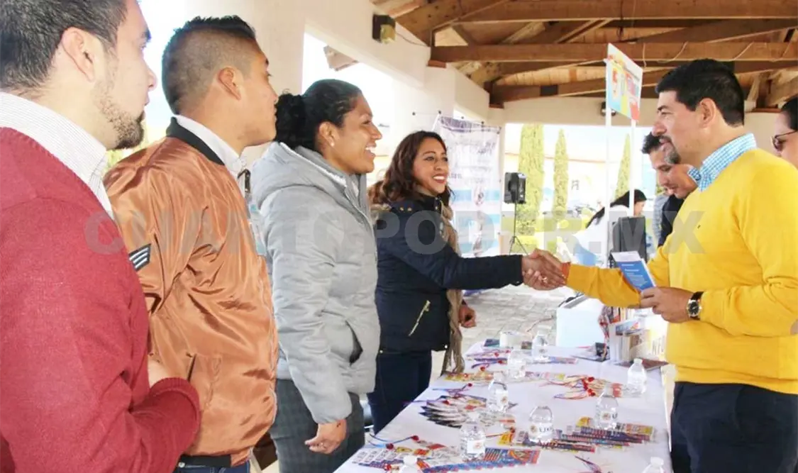 Ofertaron más de 200 becas a estudiantes