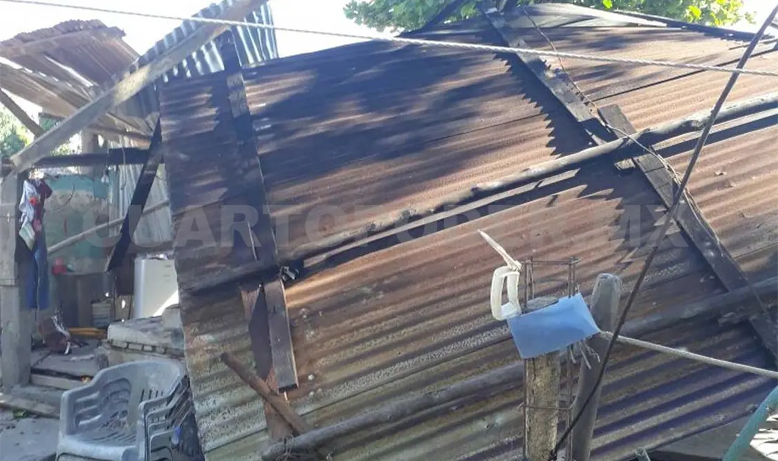 Viento provoca daños y pánico en Pijijiapan