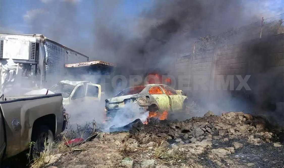 Incendio calcinó cuatro vehículos