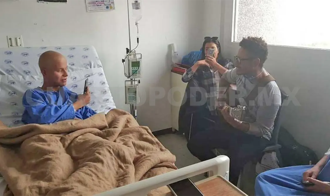 Kalimba visita a fan que padece cáncer