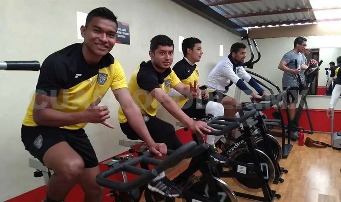 Ocelotes entrena motivado tras el triunfo y el liderato