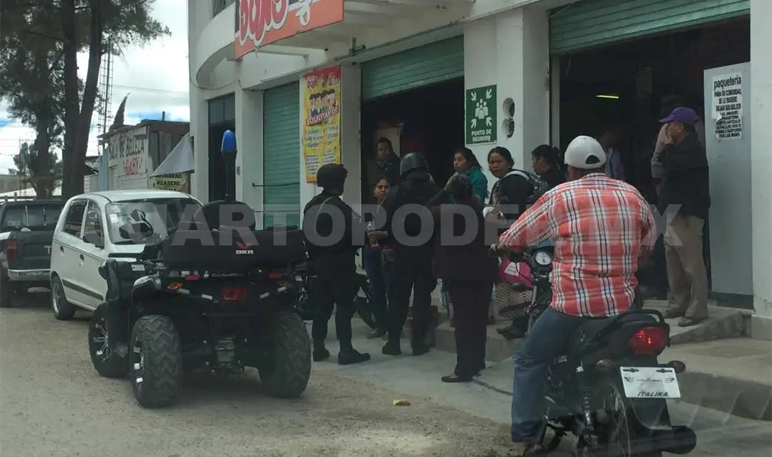 Evitan choque entre locatarios y ambulantes