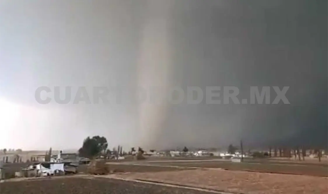 “Tornado” daña 45 casas en Estado de México