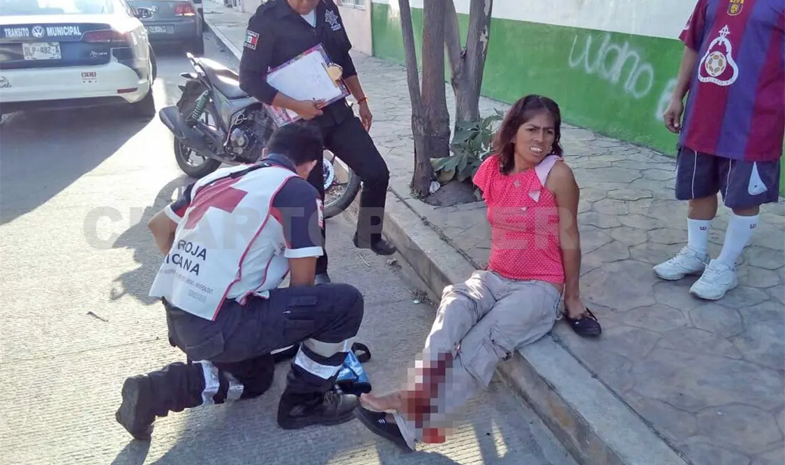 Transeúnte embestida por vehículo “fantasma”