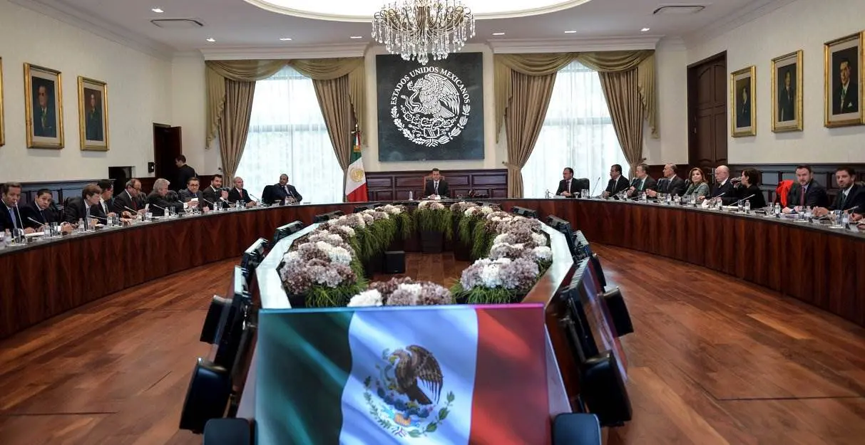 Peña Nieto y gabinete evalúan cumplimiento de compromisos