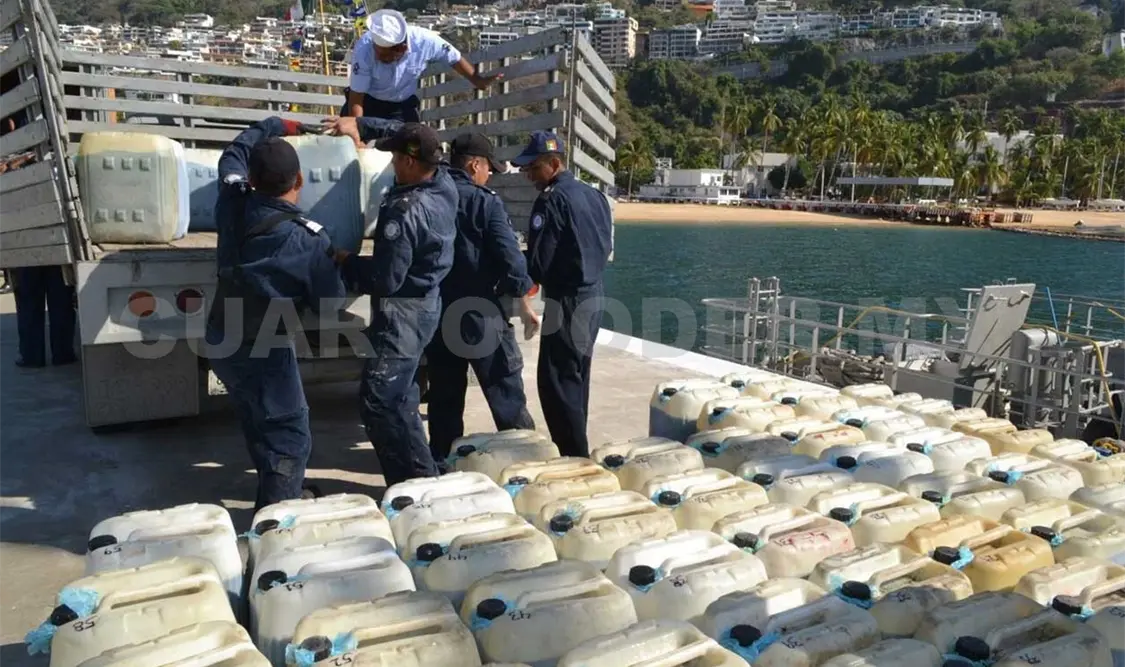 Asegura Armada más de tres mil litros de combustible