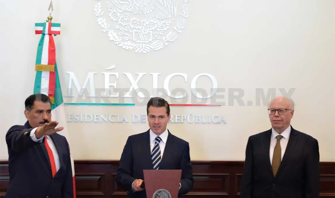 EPN toma protesta a nuevo director del ISSSTE