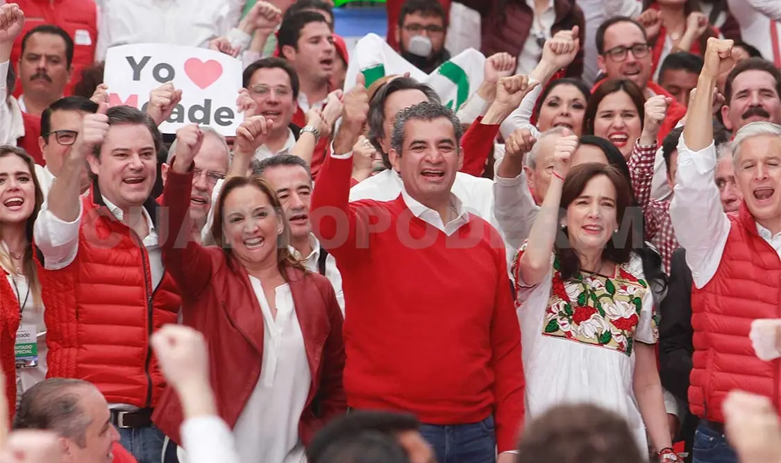 Enrique Ochoa Reza aseguró que se mantendrá al frente del tricolor. Notimex