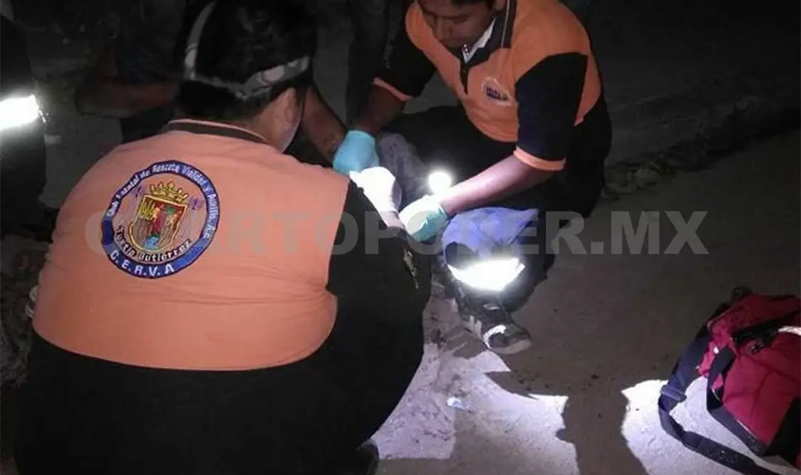 Joven es lesionado en una riña callejera