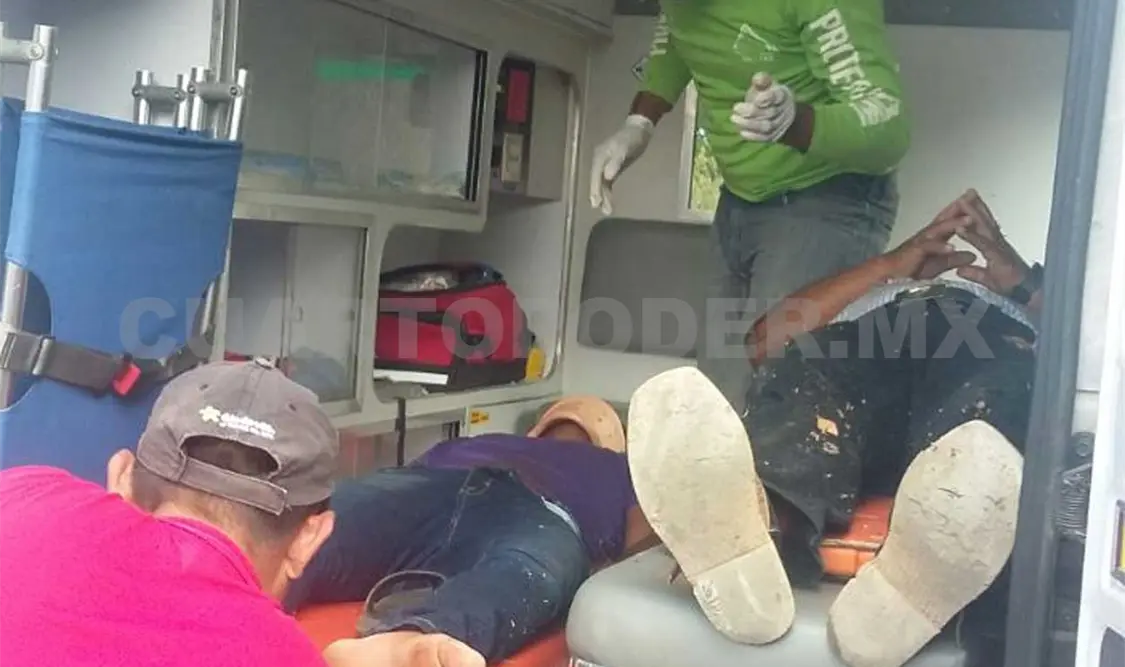 Dos motociclistas lesionados al chocar