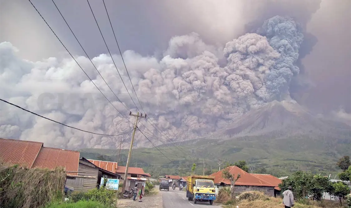 Emergencia en Sumatra por actividad de volcán