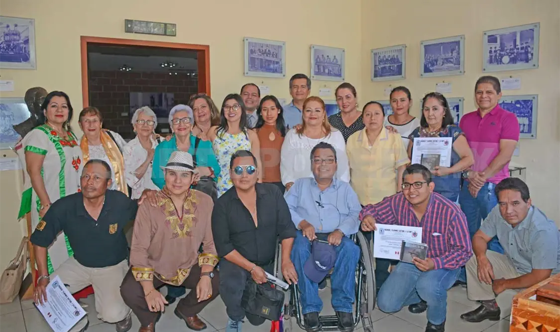 Poetas participan en antología de alcance mundial