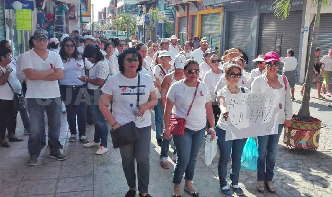 Médicos y familiares de Alejandro Campos Córdova marcharon para exigir seguridad en Chiapas. Rafael Victorio /CP