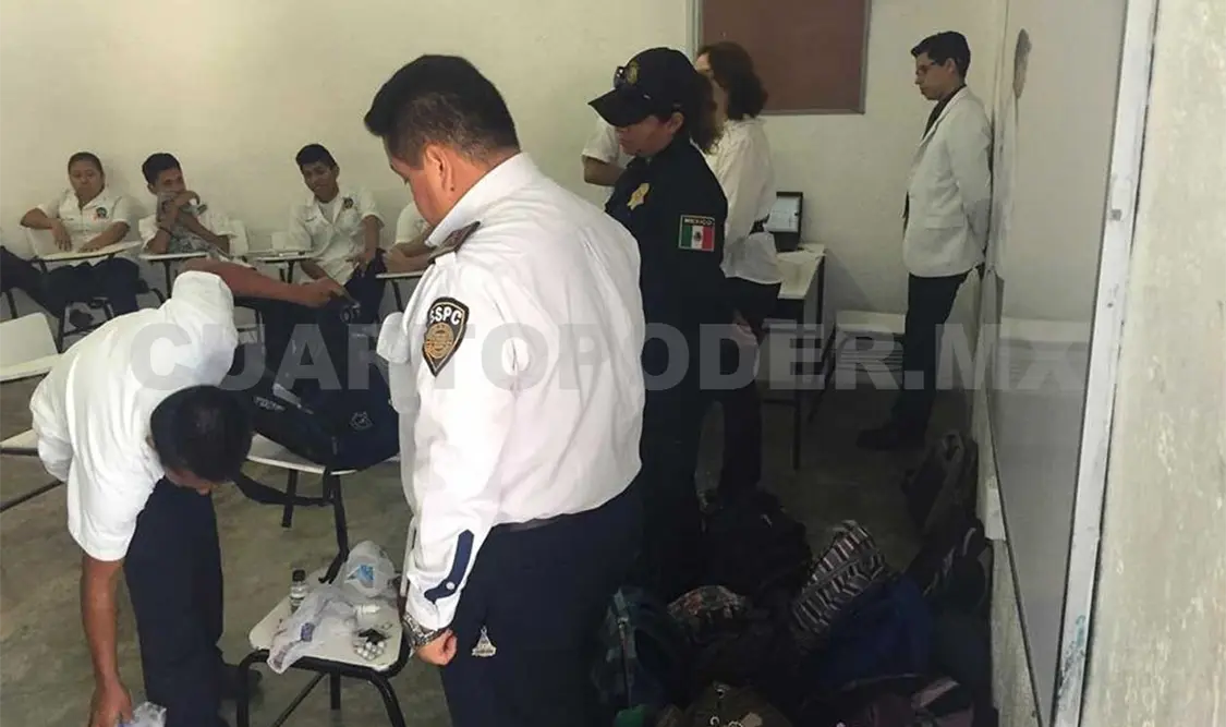Beneficiados más de mil alumnos de Tuxtla
