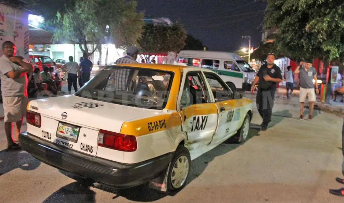 Lesionados en choque entre colectivo y taxi en Terán