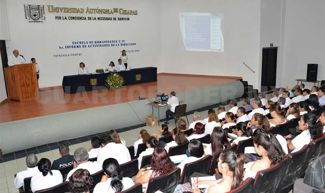 En el acto protocolario fueron testigos el rector de la Unach, Carlos Eugenio Ruiz Hernández, autoridades locales y universitarias. CP