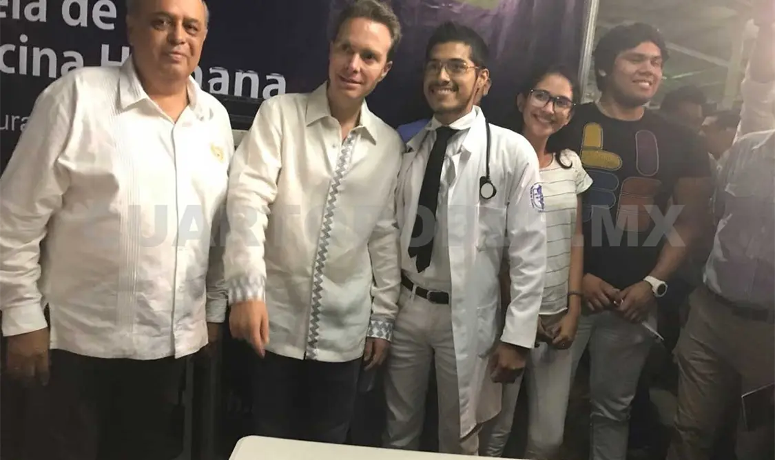 Exponen universitarios trabajos de investigación
