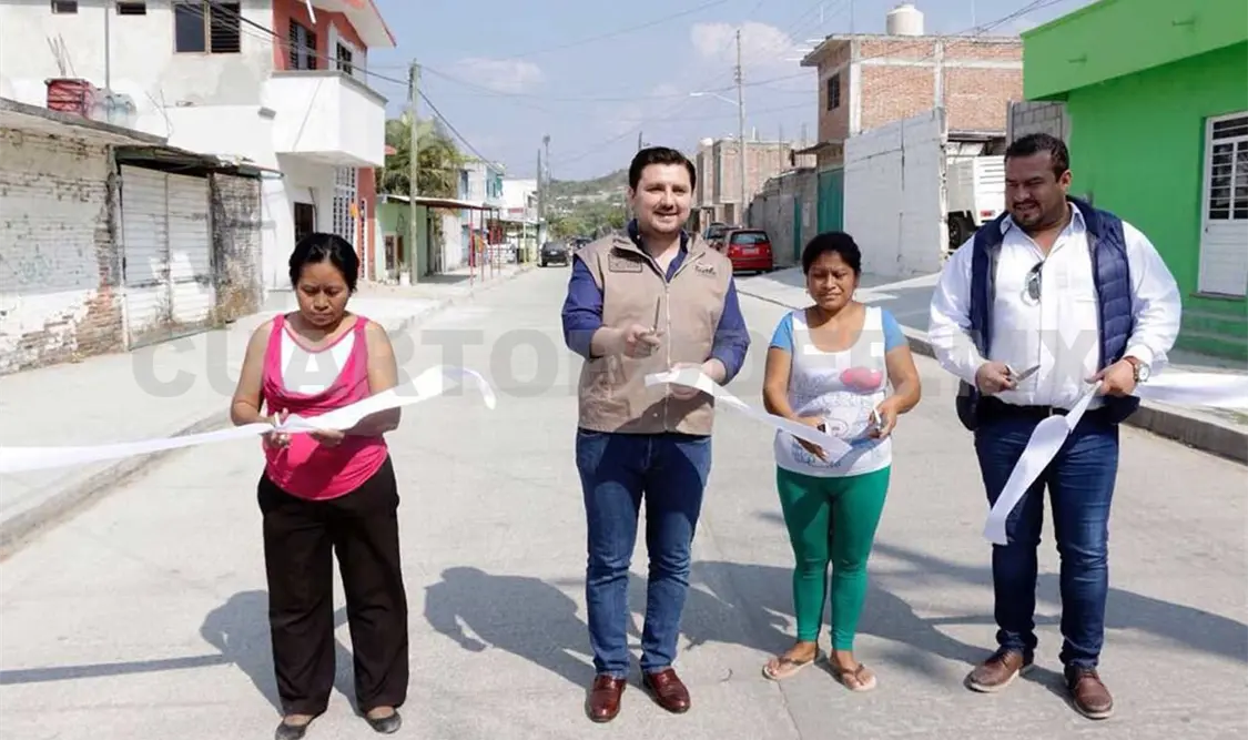 Fernando Castellanos rehabilita las vialidades