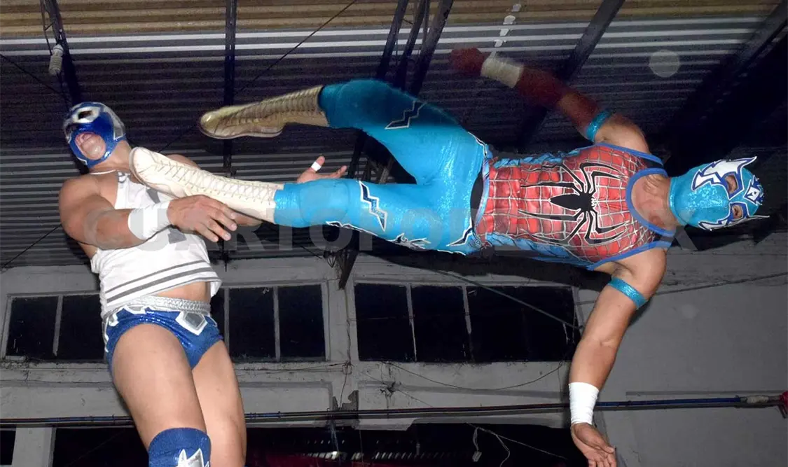A examen los futuros luchadores
