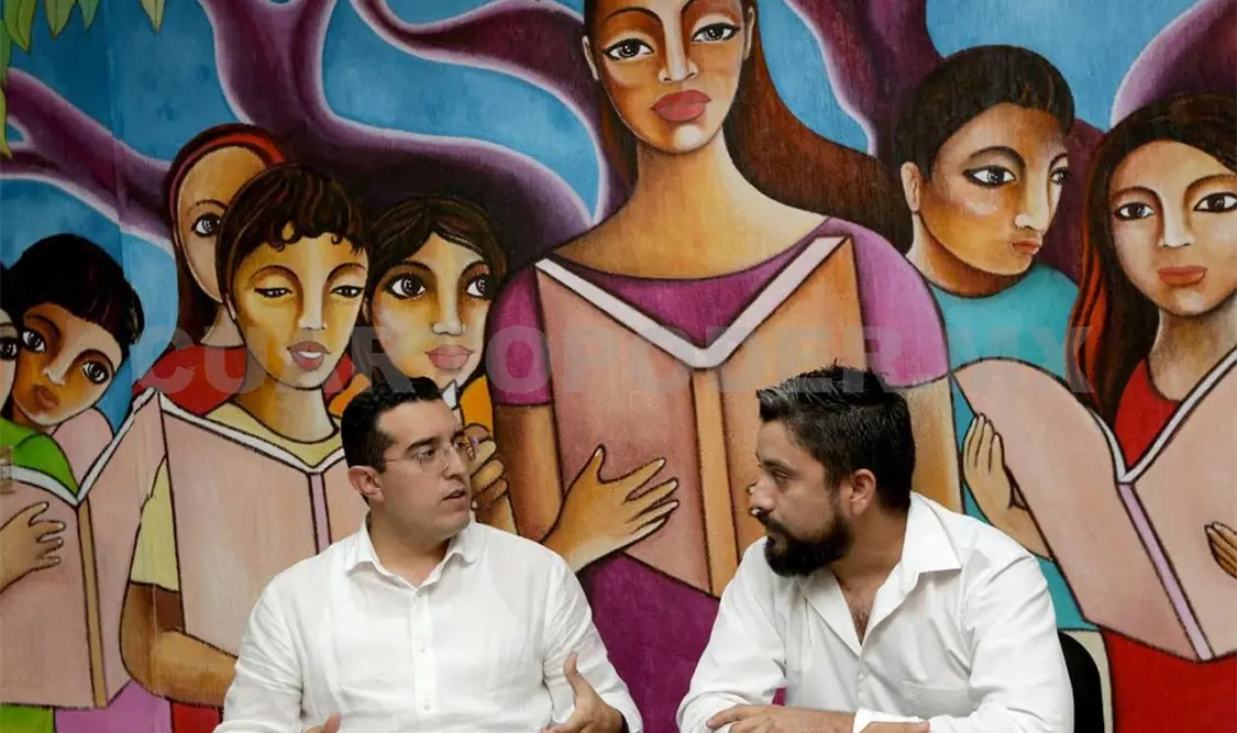 Eduardo Campos, secretario de Educación, y Fernando Trejo, coordinador de Difusión Cultural y Producción Editorial. Cortesía