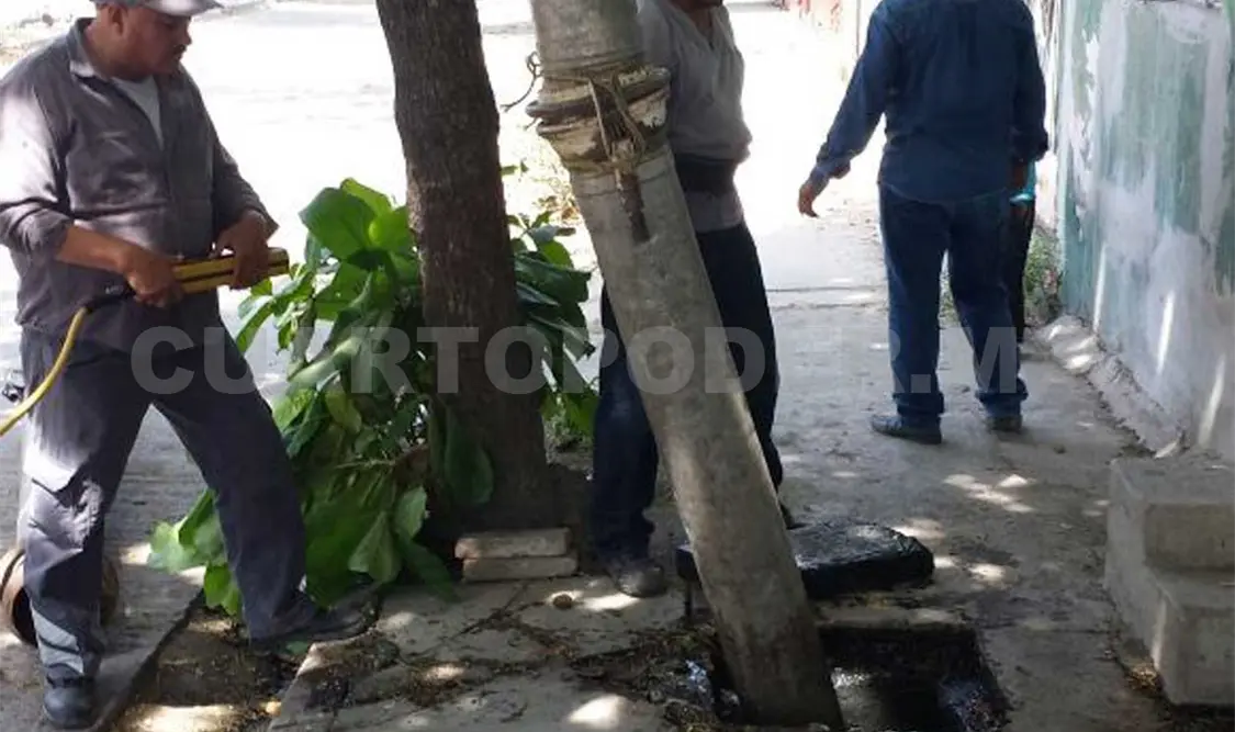 Aspecto de las acciones de mantenimiento correctivo en los drenajes de la ciudad. CP