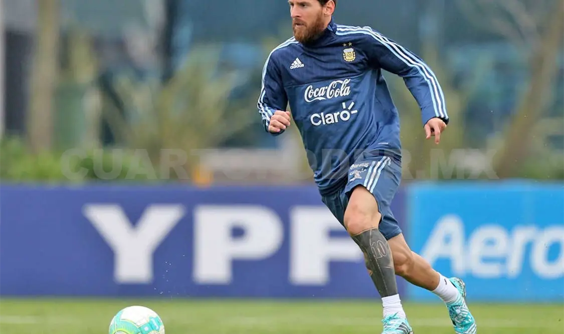 Messi se incorpora a la concentración de Argentina