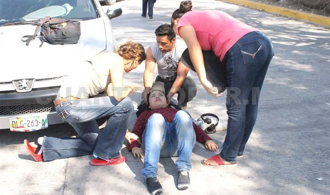 Colectivo embiste una estudiante en bulevar