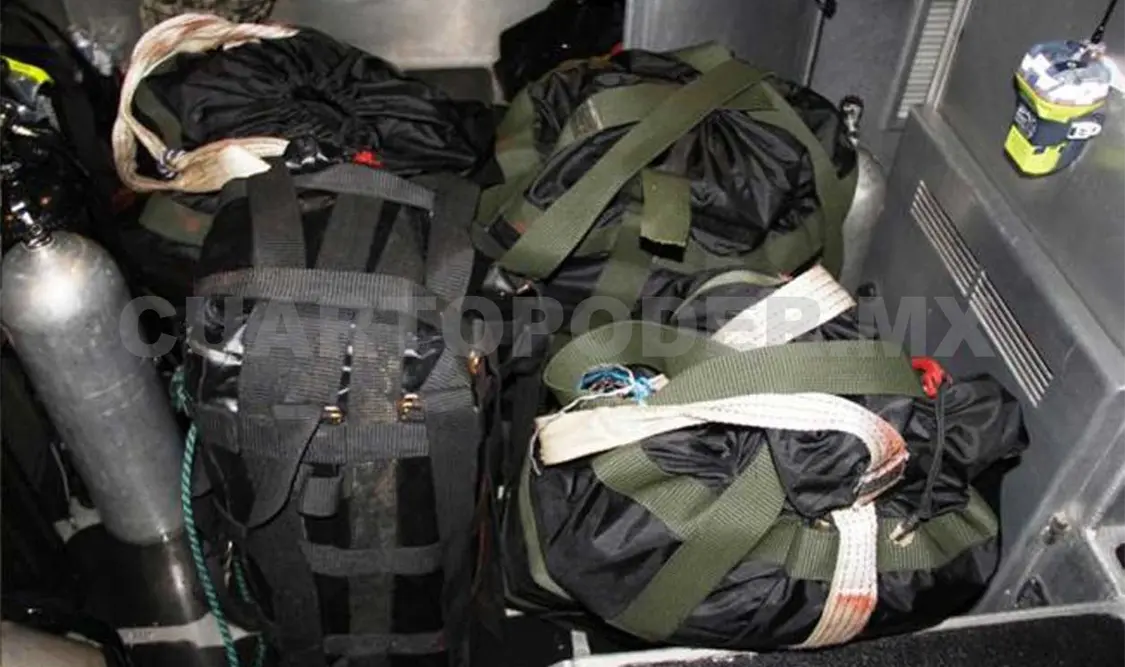 Aseguran maletas con droga en buque