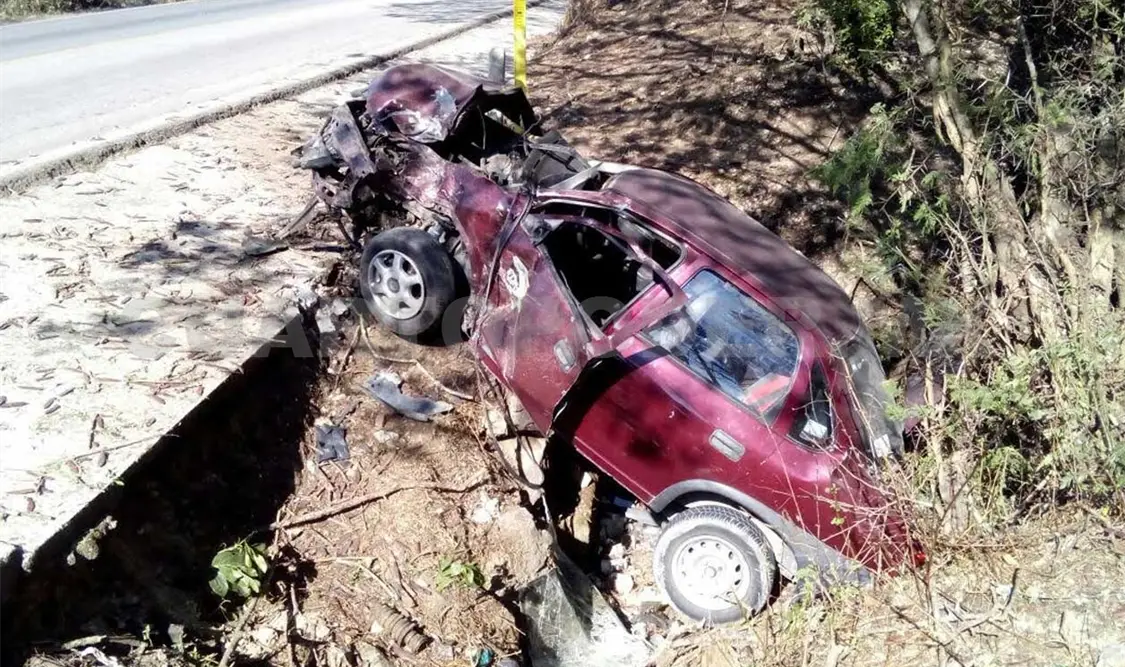 Conductor de Chevy herido en accidente carretero